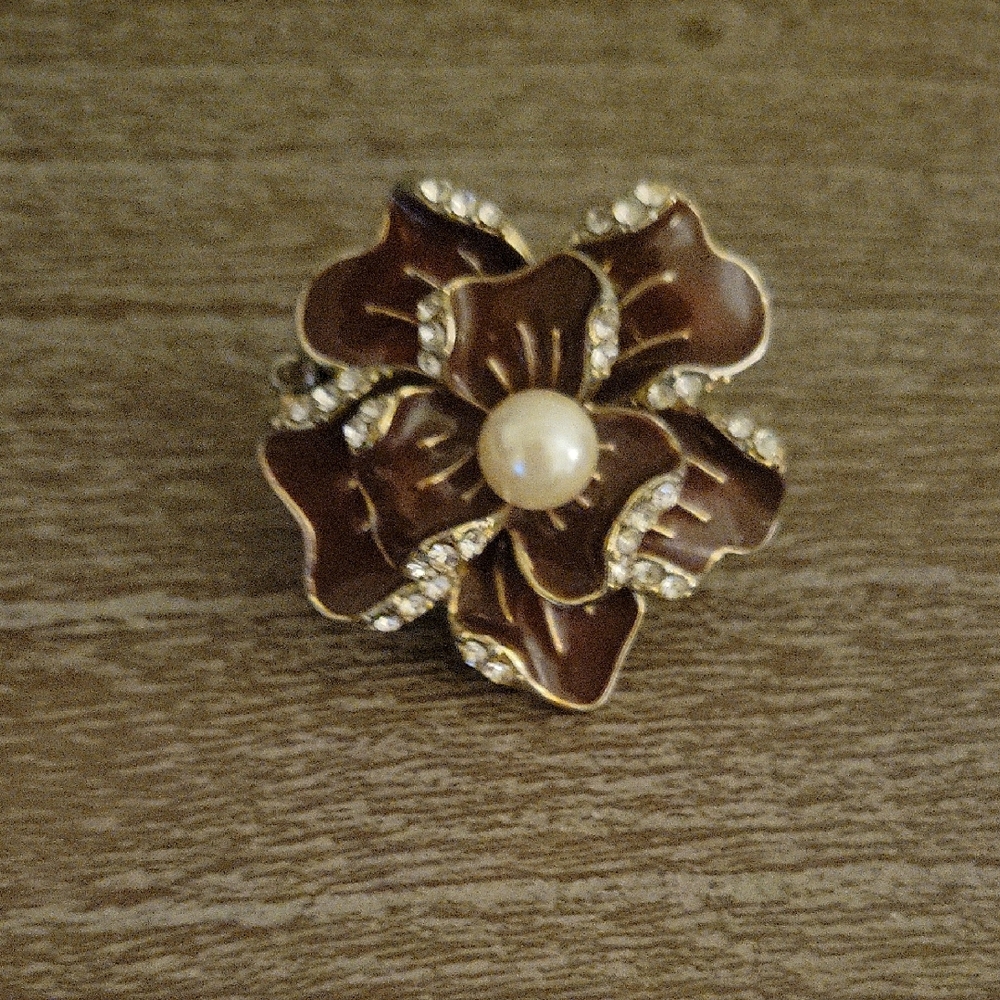 Elegant Brown Floral Ring